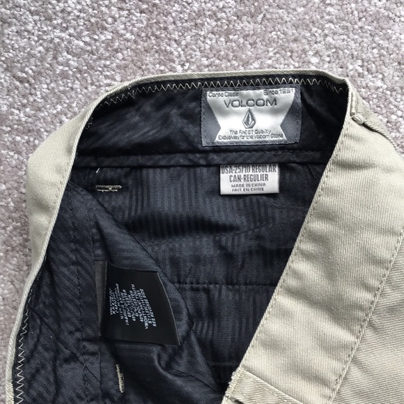 Volcom Set - Picture 2 of 5